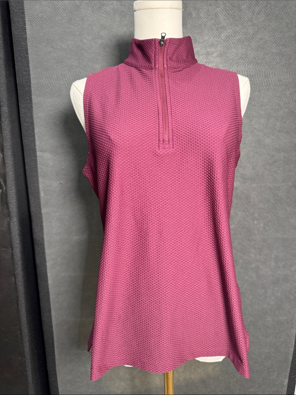 Sleeveless Zip-Front Tank Top in Berry